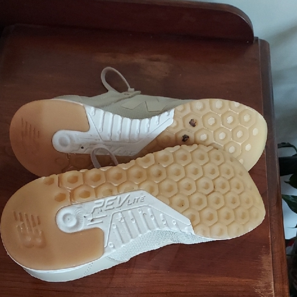 New Balance Cream Sneakers - Picture 3 of 5